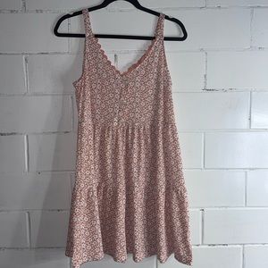 ADORABLE boutique flowy mini dress!